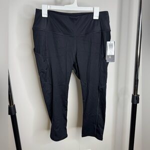 NWT TORRID Size 1 Black Capri with pockets